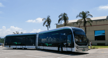 Caiado apresenta primeiro ônibus articulado 100% elétrico a rodar no Eixo Anhanguera